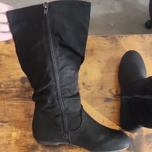 Black Women's Boots Size 6.5